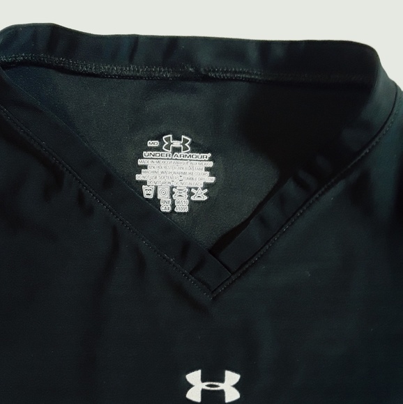 Girl Unduer Armour shirt.. - Picture 3 of 4